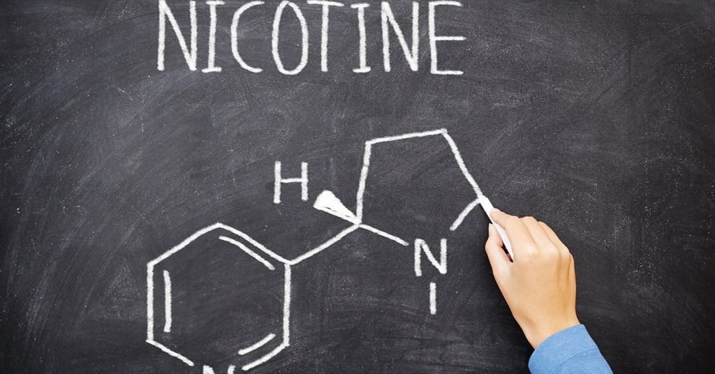 Nicotine là chất gì và vì sao có thể gây nghiện mạnh? | Vinmec